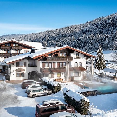 Hotel Bergzeit By Seven Flachau Esterno foto